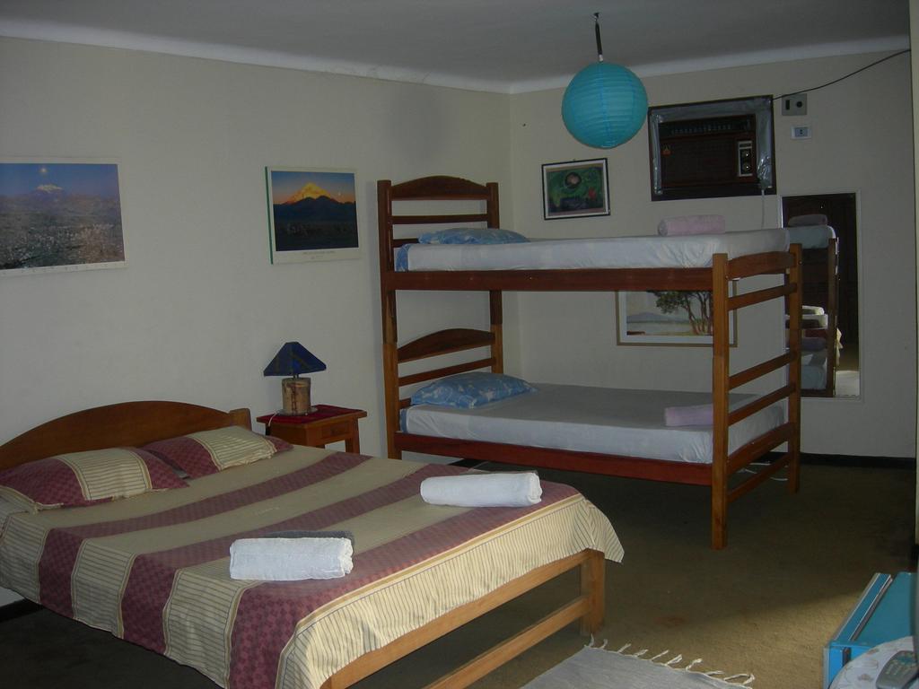 Hostal Los Aventureros Santa Cruz de La Sierra Chambre photo