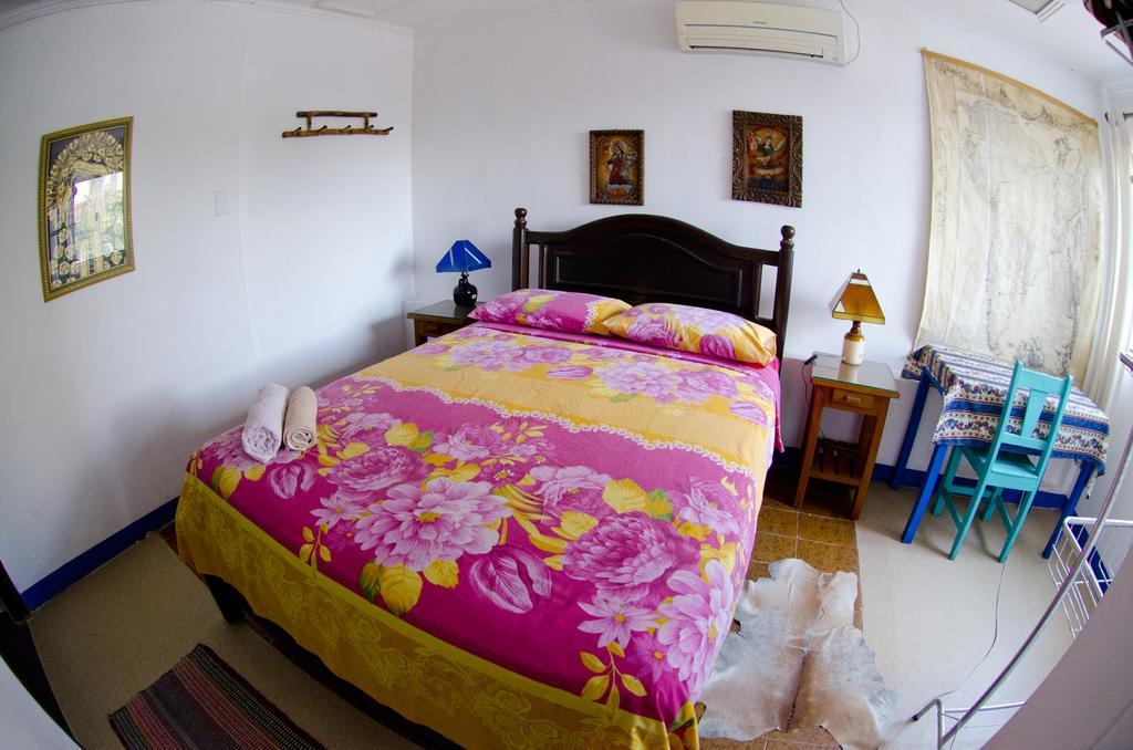 Hostal Los Aventureros Santa Cruz de La Sierra Extérieur photo