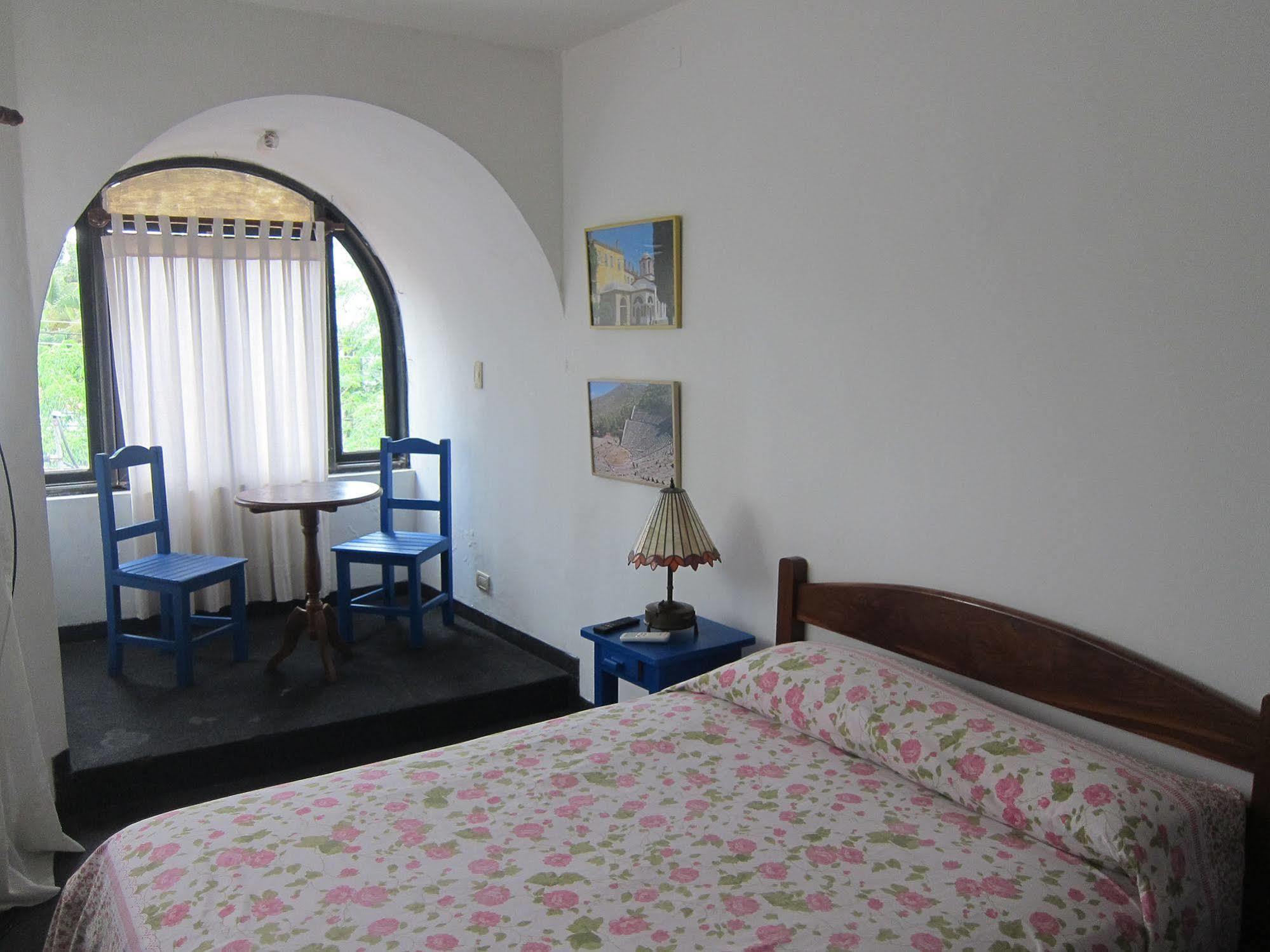 Hostal Los Aventureros Santa Cruz de La Sierra Extérieur photo